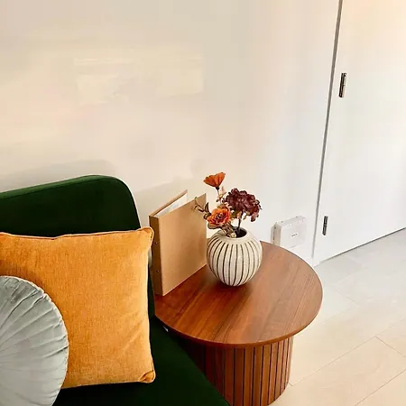 5 Min Walk To Lego House-2 Bedrooms Cozy With Garden *